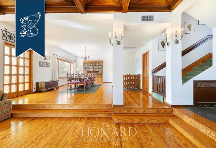 Image No.45-8 Bed Villa for sale