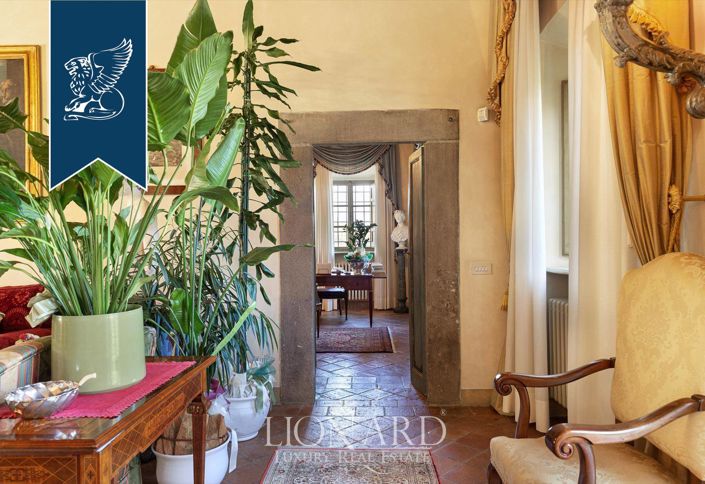 Image No.10-8 Bed Villa for sale