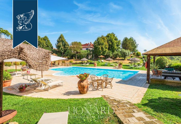 Image No.12-Ferme de 20 chambres à vendre à Fucecchio