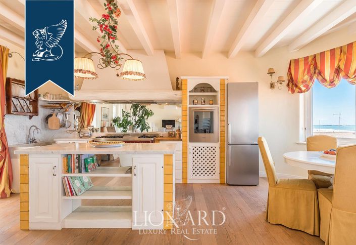 Image No.22-3 Bed Apartment for sale