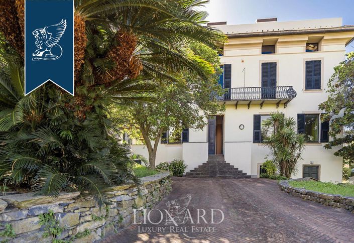 Image No.10-8 Bed Villa for sale