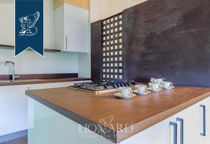 Image No.29-8 Bed Villa for sale