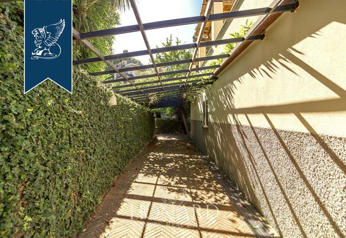 Image No.41-8 Bed Villa for sale