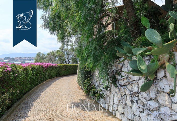 Image No.12-6 Bed Villa for sale