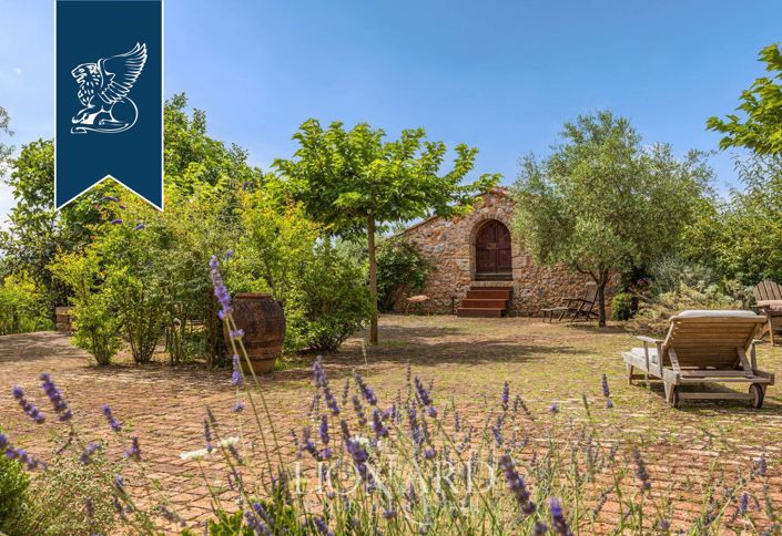 Image No.17-6 Bed Country House for sale