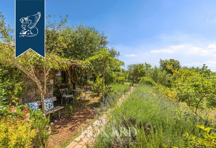 Image No.20-6 Bed Country House for sale