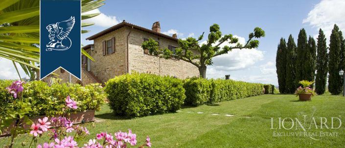 Image No.15-12 Bed Farmhouse for sale