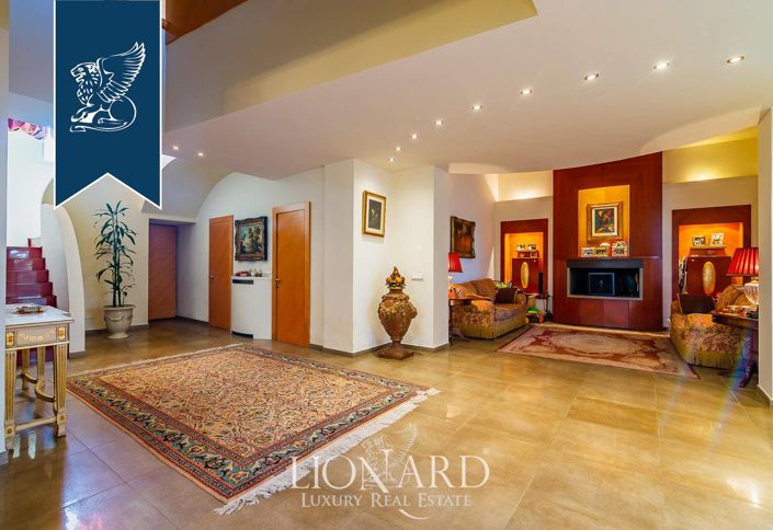 Image No.15-6 Bed Villa for sale