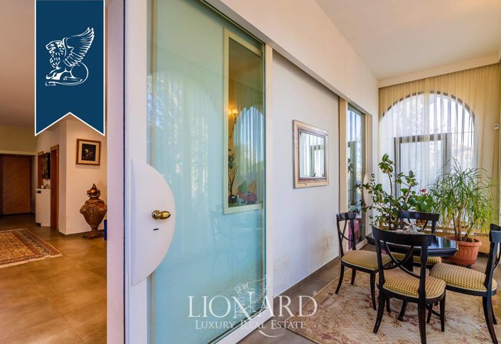 Image No.23-6 Bed Villa for sale