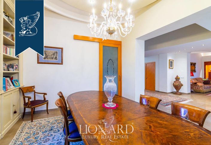 Image No.28-6 Bed Villa for sale