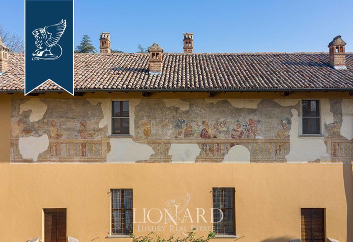 Image No.13-10 Bed Property for sale