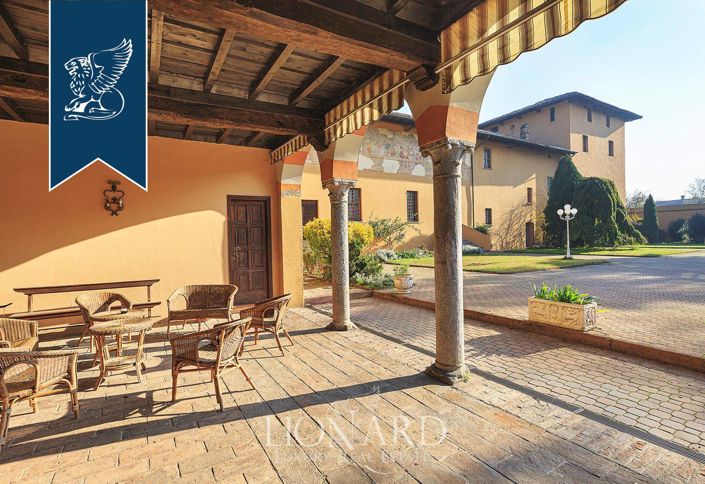 Image No.15-10 Bed Property for sale