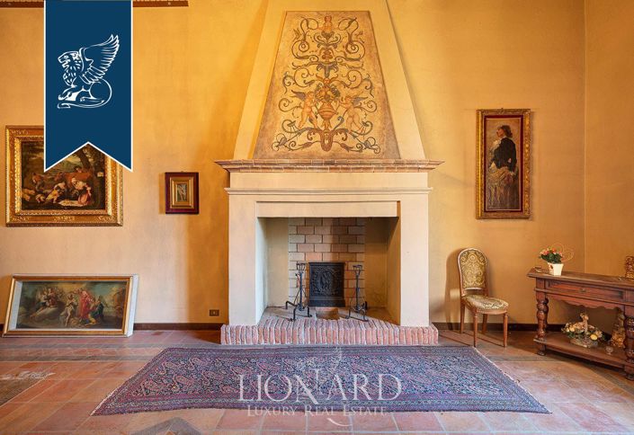 Image No.26-10 Bed Property for sale