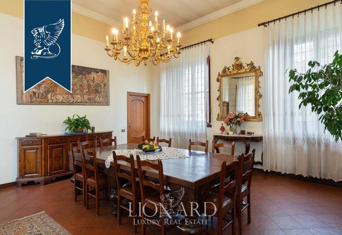 Image No.33-10 Bed Property for sale