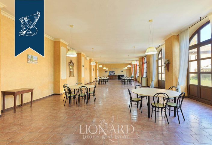 Image No.46-10 Bed Property for sale