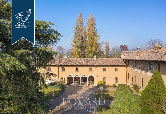 Image No.8-10 Bed Property for sale