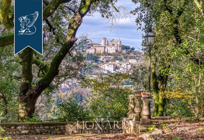 Image No.10-10 Bed Villa for sale