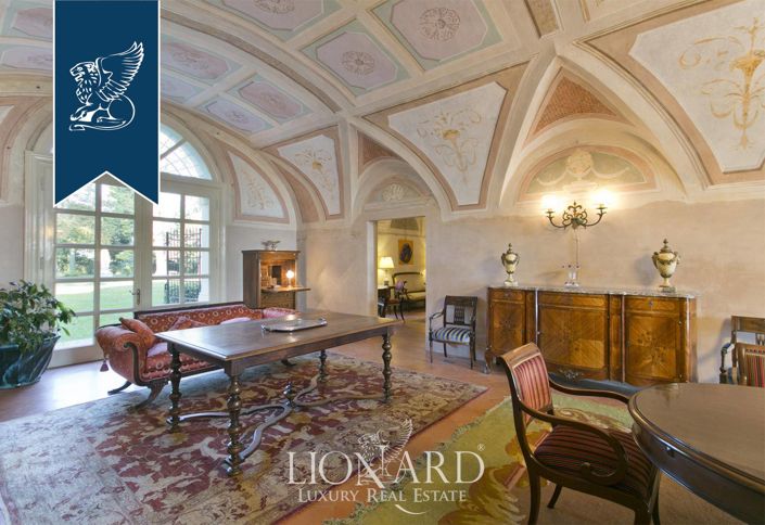 Image No.16-30 Bed Villa for sale