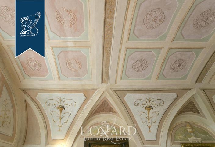 Image No.18-30 Bed Villa for sale