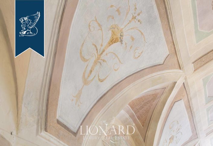 Image No.19-30 Bed Villa for sale