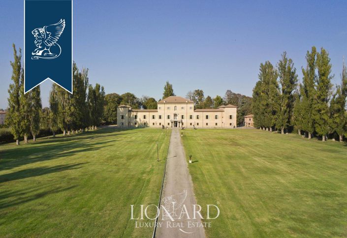 Image No.2-30 Bed Villa for sale