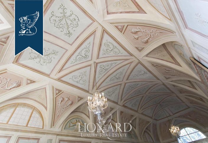 Image No.45-30 Bed Villa for sale