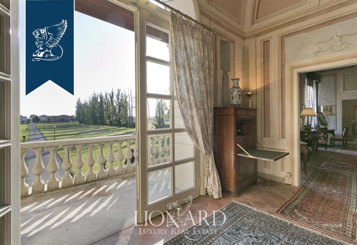 Image No.47-30 Bed Villa for sale