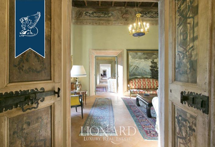 Image No.59-30 Bed Villa for sale