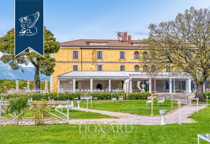 Image No.10-28 Bed Villa for sale