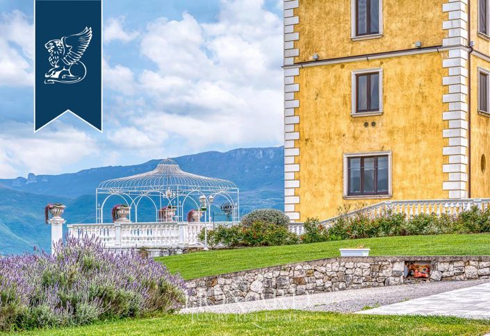 Image No.12-28 Bed Villa for sale