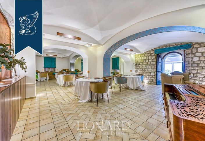 Image No.21-28 Bed Villa for sale