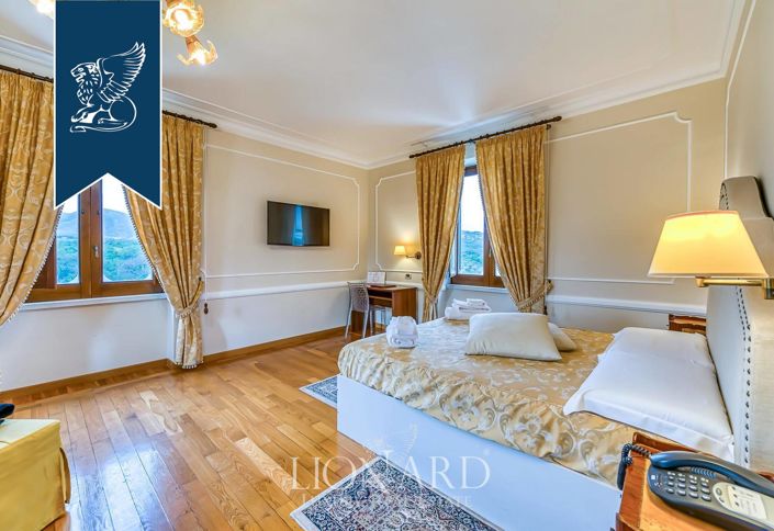 Image No.31-28 Bed Villa for sale