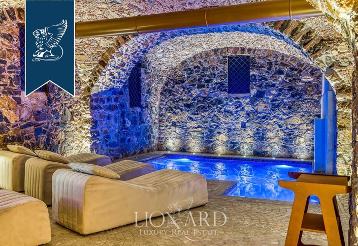 Image No.35-28 Bed Villa for sale