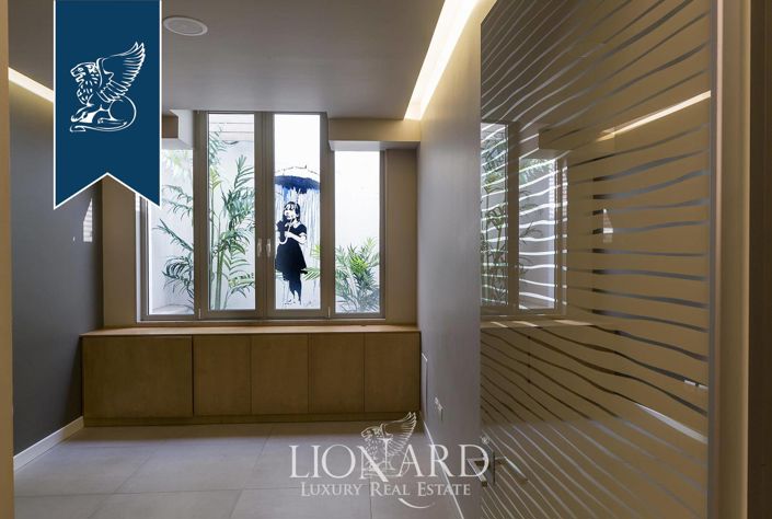 Image No.18-11 Bed Villa for sale