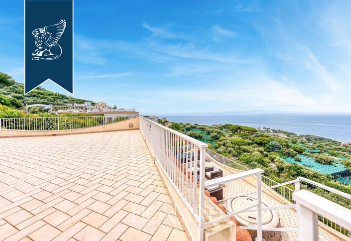 Image No.8-5 Bed Villa for sale