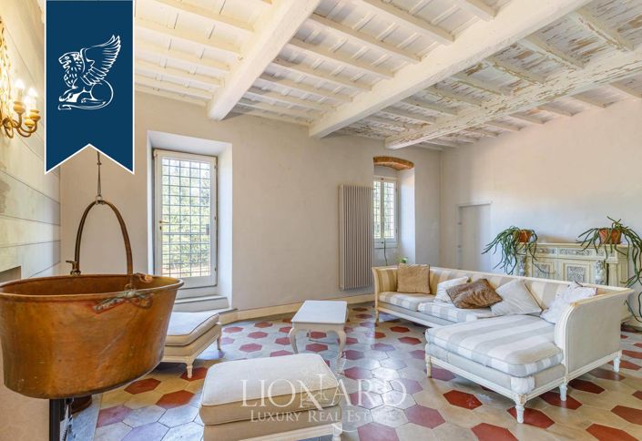 Image No.18-10 Bed Farmhouse for sale