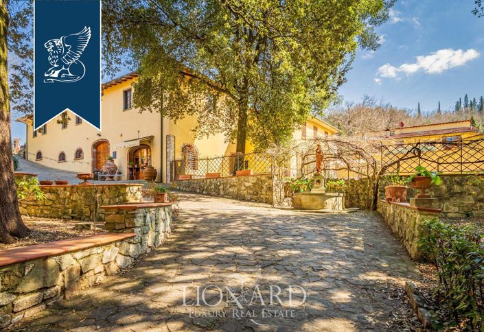 Image No.8-10 Bed Farmhouse for sale