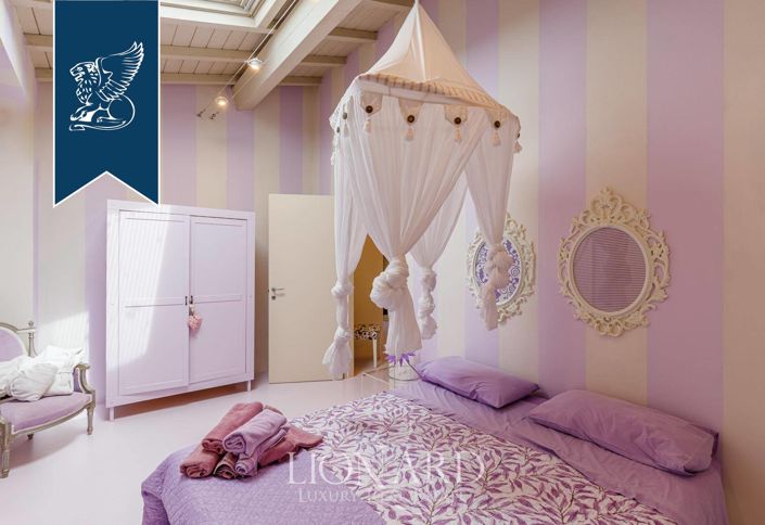 Image No.56-5 Bed Country House for sale