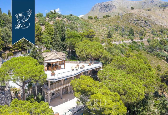 Image No.11-7 Bed Villa for sale