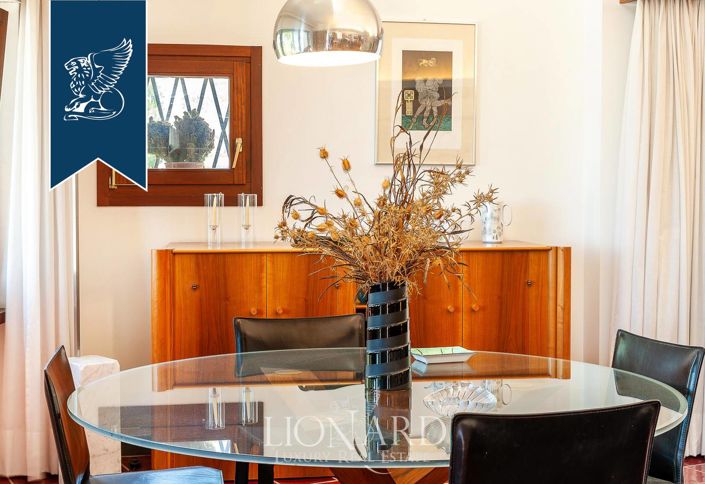 Image No.43-7 Bed Villa for sale