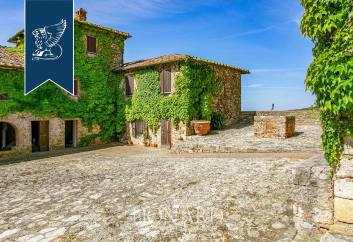 Image No.9-20 Bed Property for sale