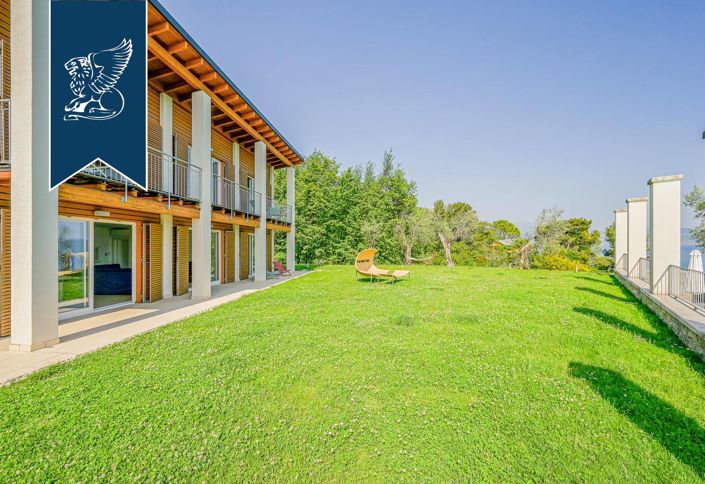 Image No.11-7 Bed Villa for sale