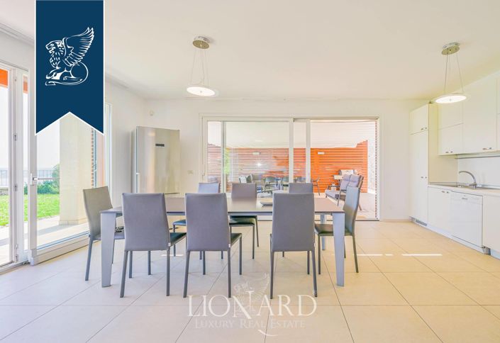 Image No.21-7 Bed Villa for sale