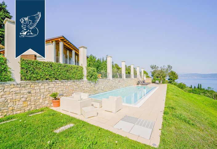 Image No.5-7 Bed Villa for sale