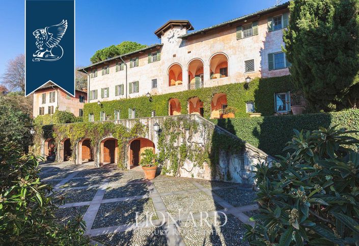 Image No.5-8 Bed Villa for sale