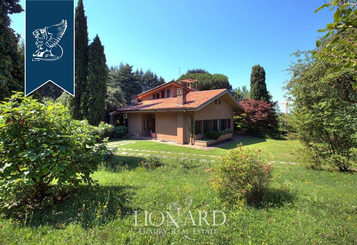 Image No.2-5 Bed Villa for sale