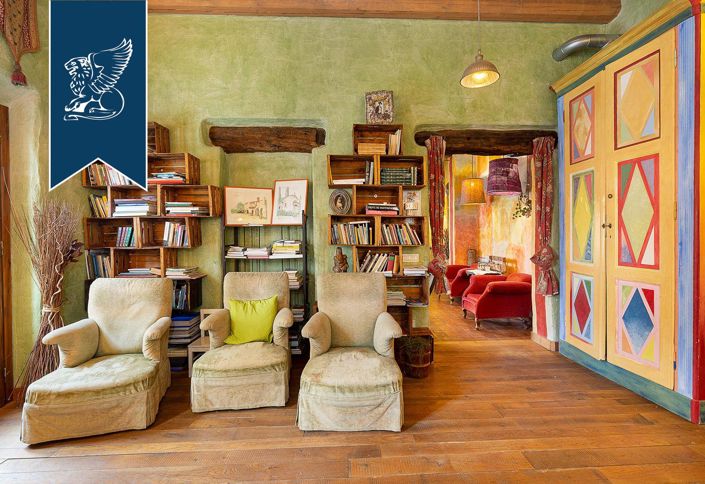 Image No.18-10 Bed Hotel for sale