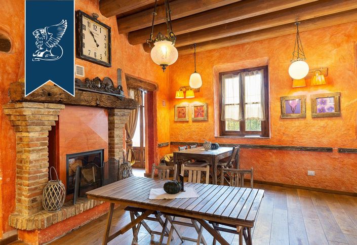 Image No.24-10 Bed Hotel for sale