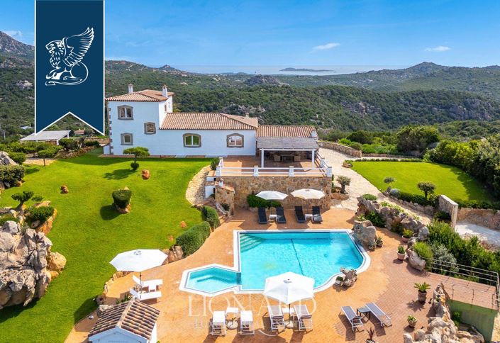 Image No.2-8 Bed Villa for sale