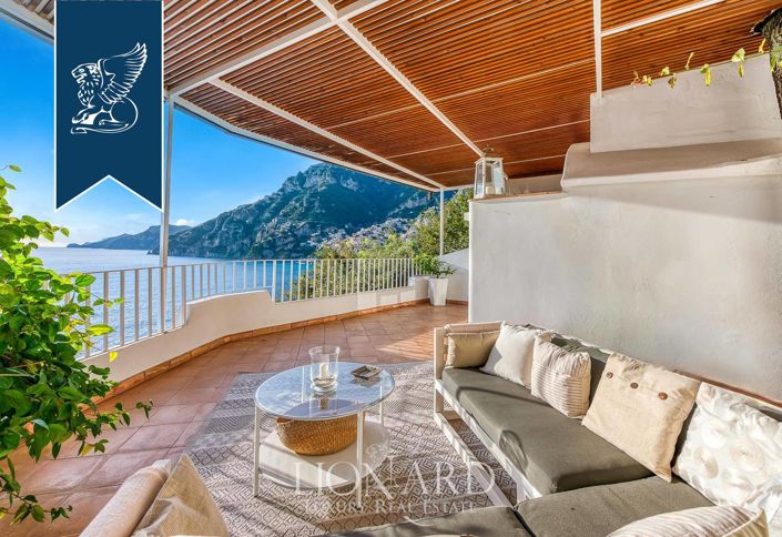 Image No.12-8 Bed Villa for sale